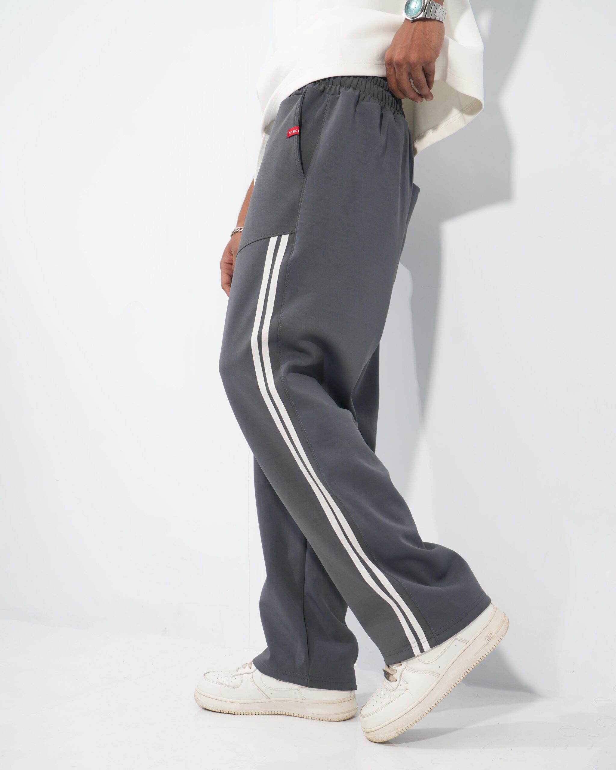 STRIDE BAGGY TROUSER