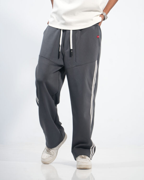 STRIDE BAGGY TROUSER