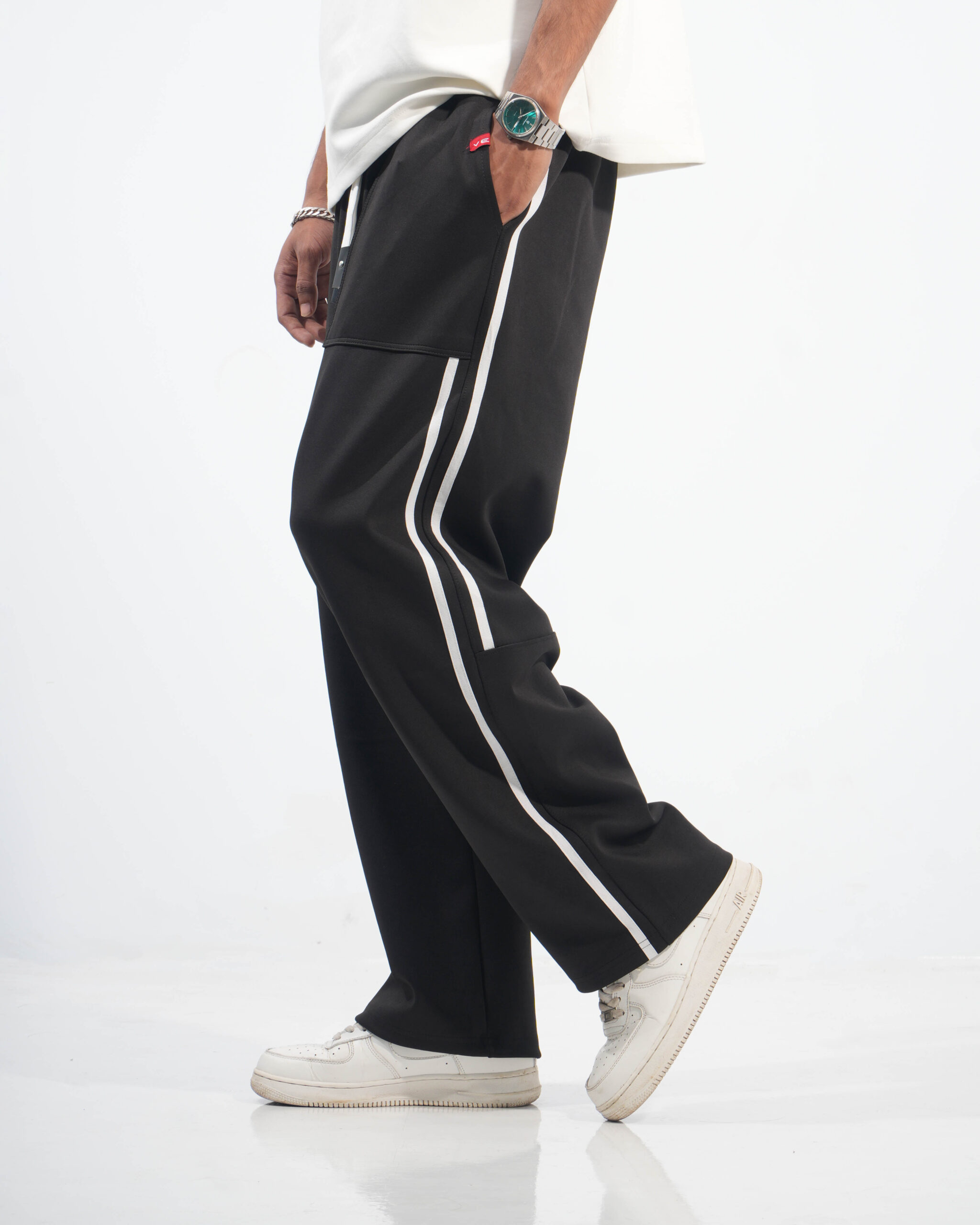 VOID BAGGY TROUSER