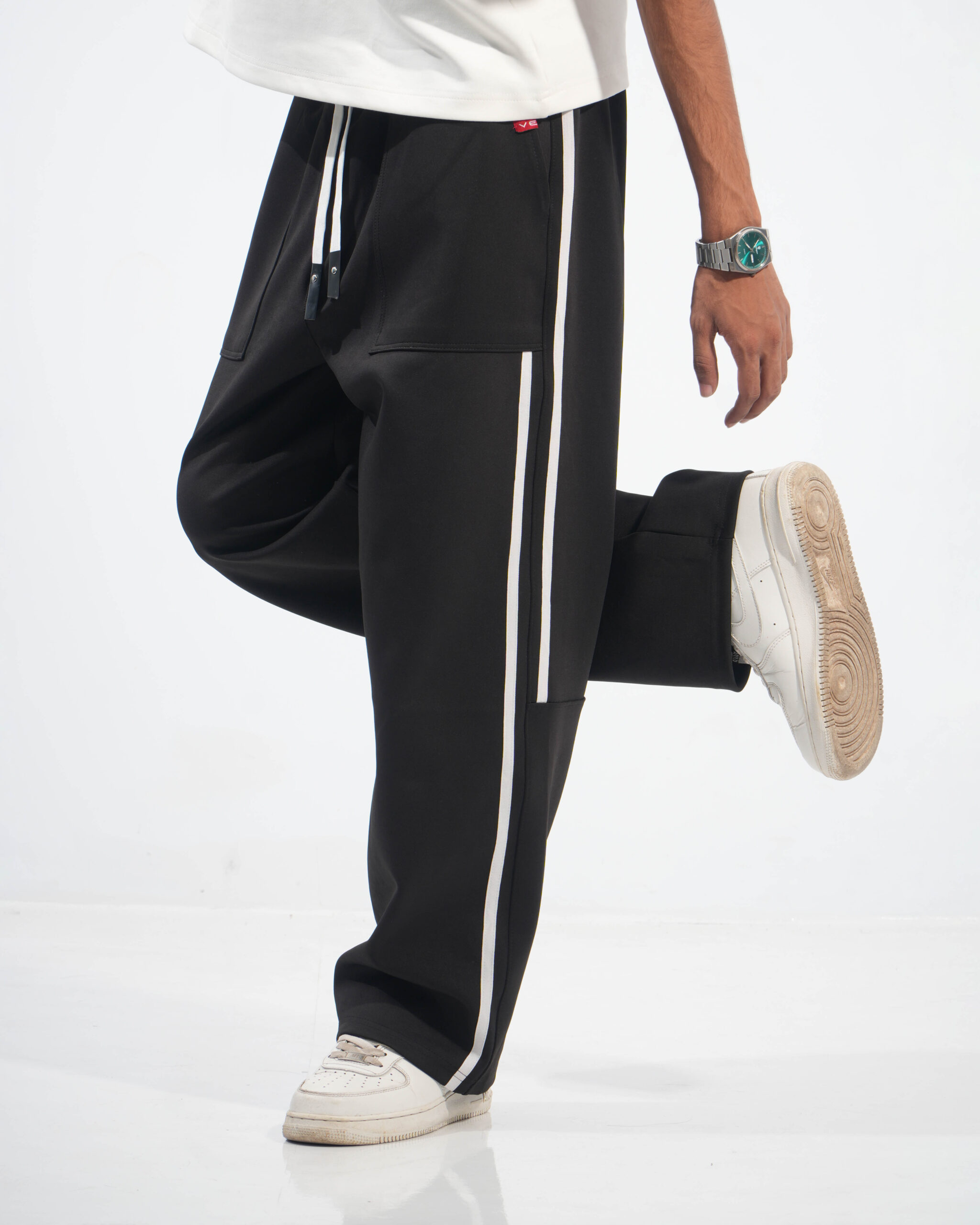 VOID BAGGY TROUSER