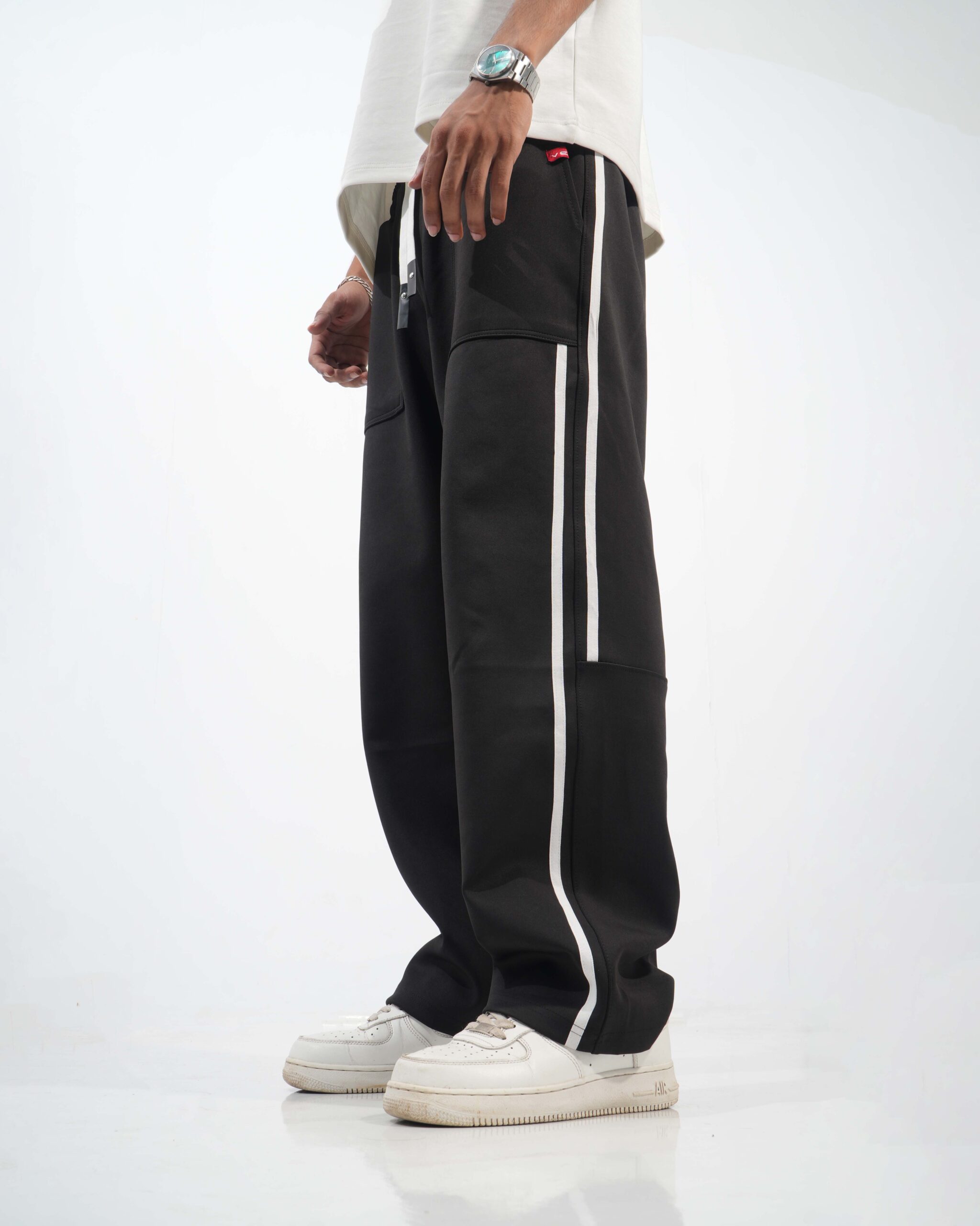 VOID BAGGY TROUSER