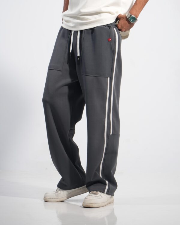 VOID BAGGY TROUSER