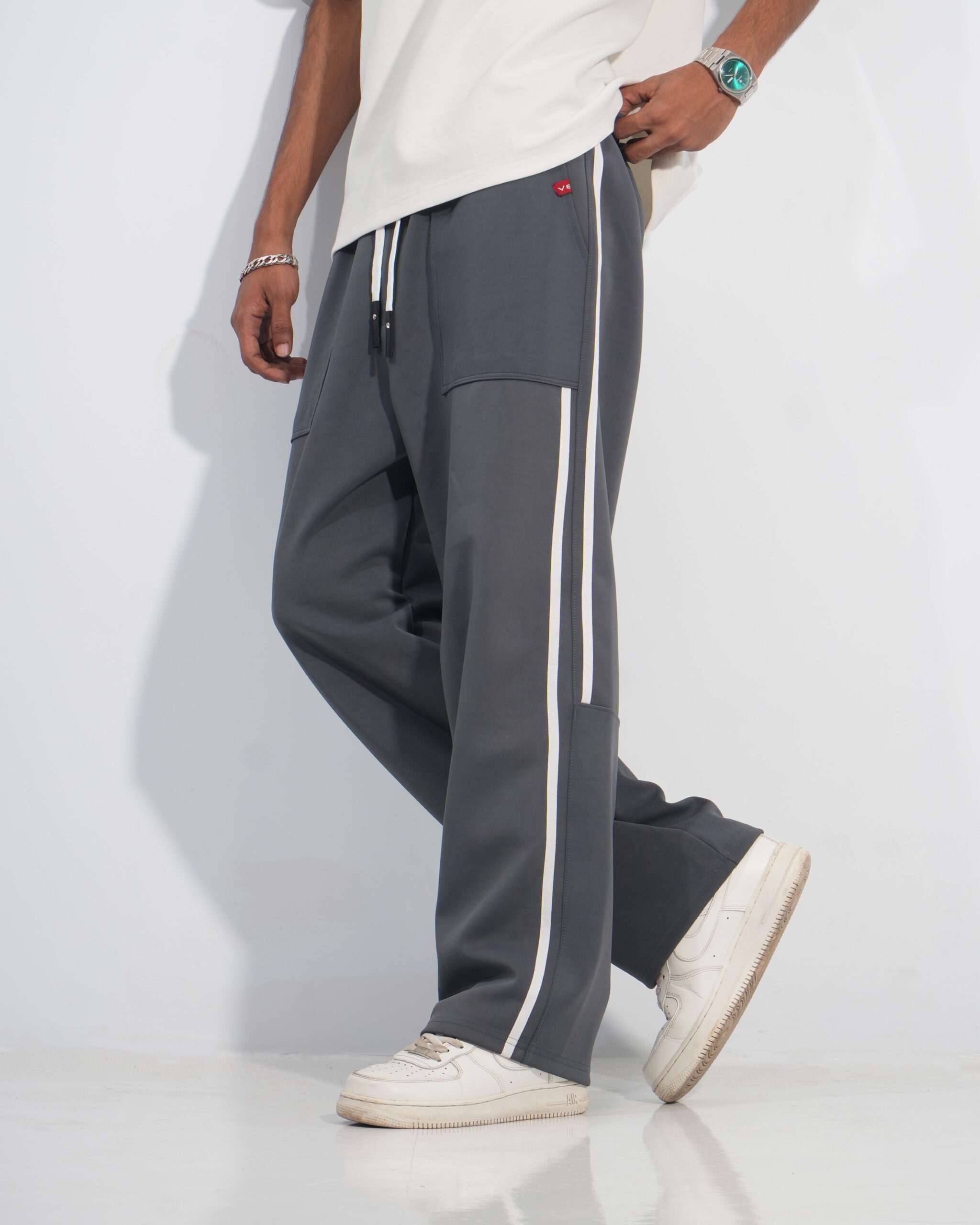VOID BAGGY TROUSER